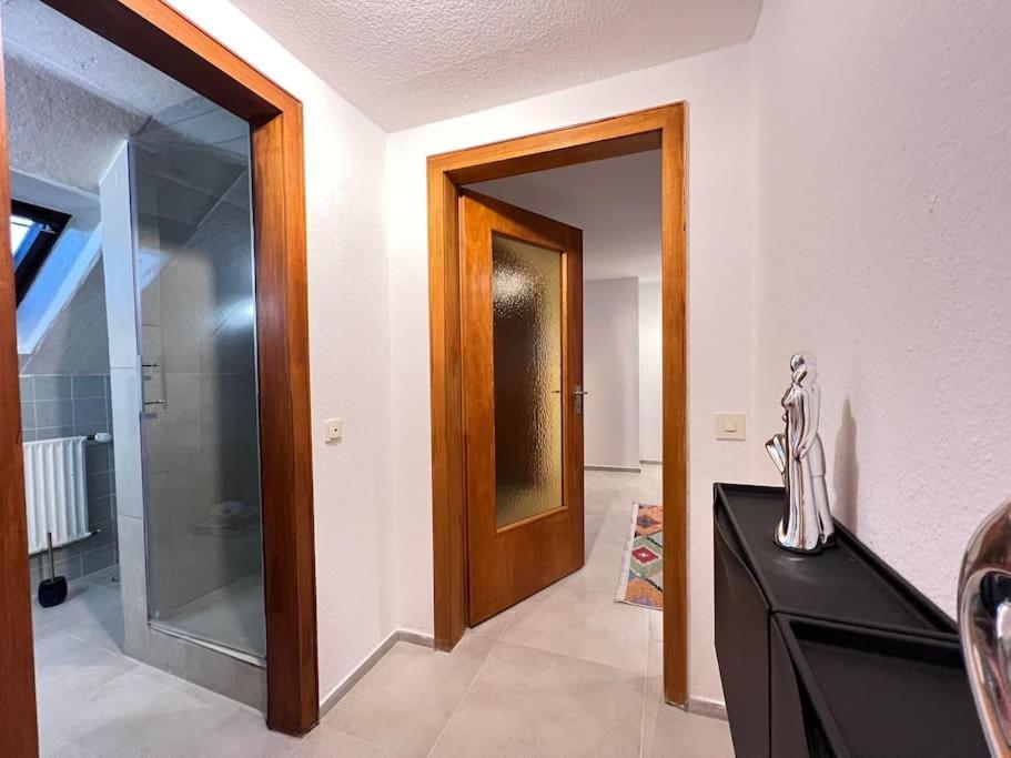 - Business&uni - Free Wifi Apartment